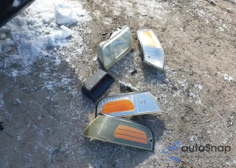 2010 Ford Crown Victoria Police/Police Interceptor z USA, uszkodzony, nr VIN 2FABP7BV6AX110887